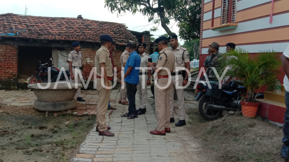 जमुई पुलिस की बड़ी कार्रवाई, 4 क्विंटल गांजा, लाखों रुपए कैश और हथियार बरामद