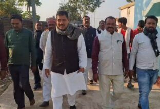 पहले बड़े लोगों का अतिक्रमण हटे, फिर गरीबों का: सांसद गिरधारी यादव