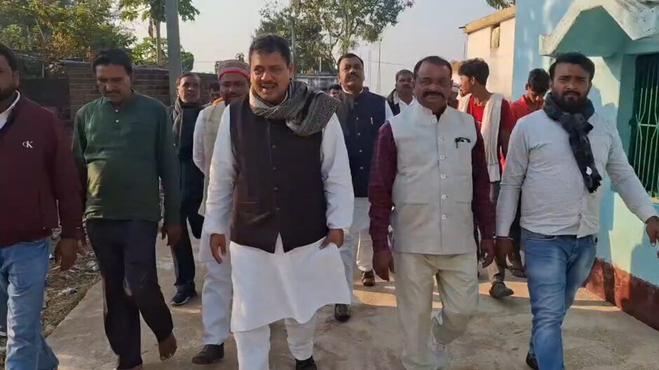 पहले बड़े लोगों का अतिक्रमण हटे, फिर गरीबों का: सांसद गिरधारी यादव