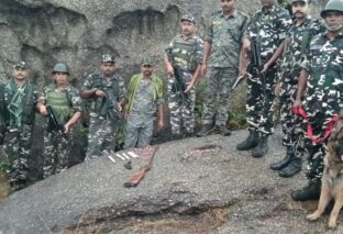 चरकापत्थर में SSB की बड़ी कार्रवाई, नक्सलियों के छिपाए हथियार और विस्फोटक बरामद