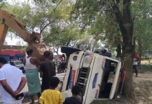 जमुई में शेखपुरा पुलिस की गाड़ी पलटी, दरोगा समेत छह घायल