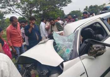 जमुई में भीषण सड़क हादसा: टेलर से भिड़ी स्विफ्ट कार, चालक और बहनोई की मौत, चार घायल
