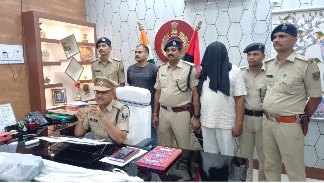 जमुई में बड़ी कार्रवाई: बालू माफिया मंटू यादव गिरफ्तार, घर से रायफल, पिस्तौल और 11 जिंदा गोलियां बरामद
