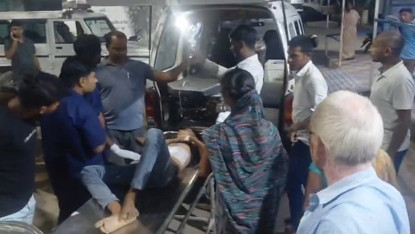 घर से बुलाकर गोली मारने का आरोप, दो आरोपी फरार; पुलिस जांच में जुटी