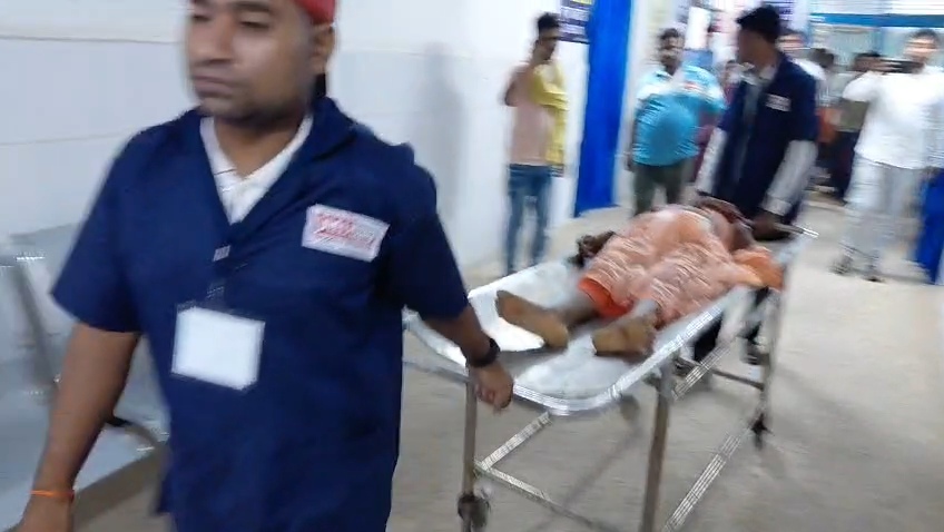 भतीजे को निशाना बनाने पहुंचे थे तीन बदमाश, दरवाजे पर खड़ी चाची को मारी गोली