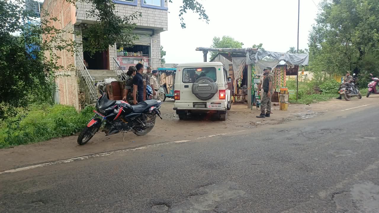 प्रतिबंधित कोडीन कफ सिरप के खिलाफ जमुई पुलिस की बड़ी कार्रवाई, 7 हजार से अधिक बोतल बरामद