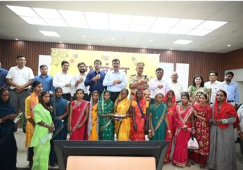 रक्षाबंधन पर बदली जमुई की तस्वीर: पूर्व अति-नक्सल प्रभावित इलाकों की महिलाओं ने DM-SP को बांधी राखी