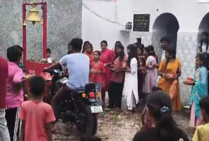 सावन की सोमवारी पर धनेश्वर नाथ मंदिर में बाइक लेकर घुसा युवक, दानपेटी तोड़ी; सुरक्षा व्यवस्था पर उठे सवाल