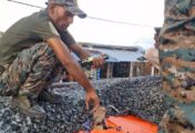 गिट्टी के नीचे छिपी थी 50 लाख की शराब, जमुई में हाइवा से 3020 लीटर अंग्रेजी शराब बरामद