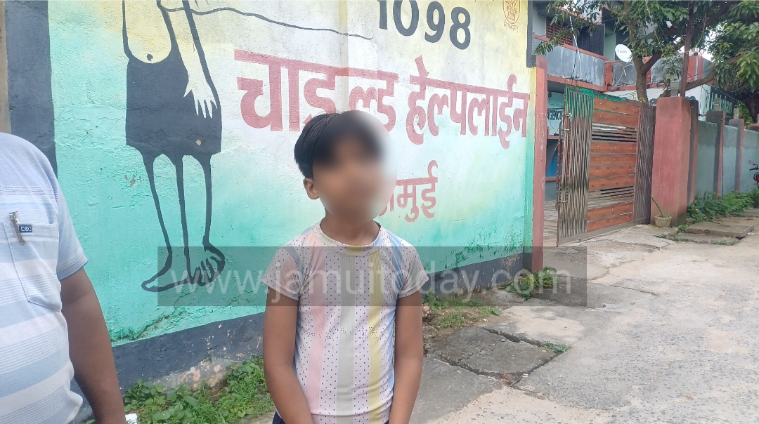 घर में डर के साये में जी रही थी 10 साल की आन्वी, चाचा के साथ पहुंची बाल संरक्षण इकाई