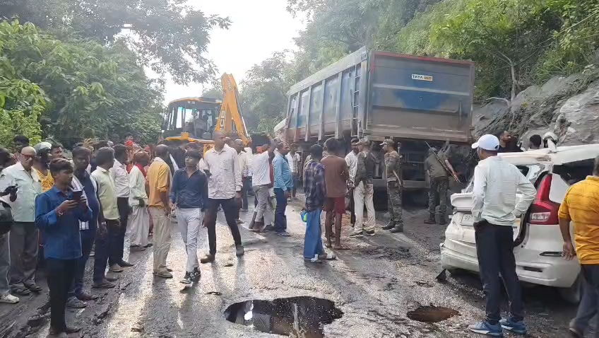 तेज रफ्तार हाइवा ने बाप-बेटी को कुचला, दोनों की मौत; पत्नी गंभीर