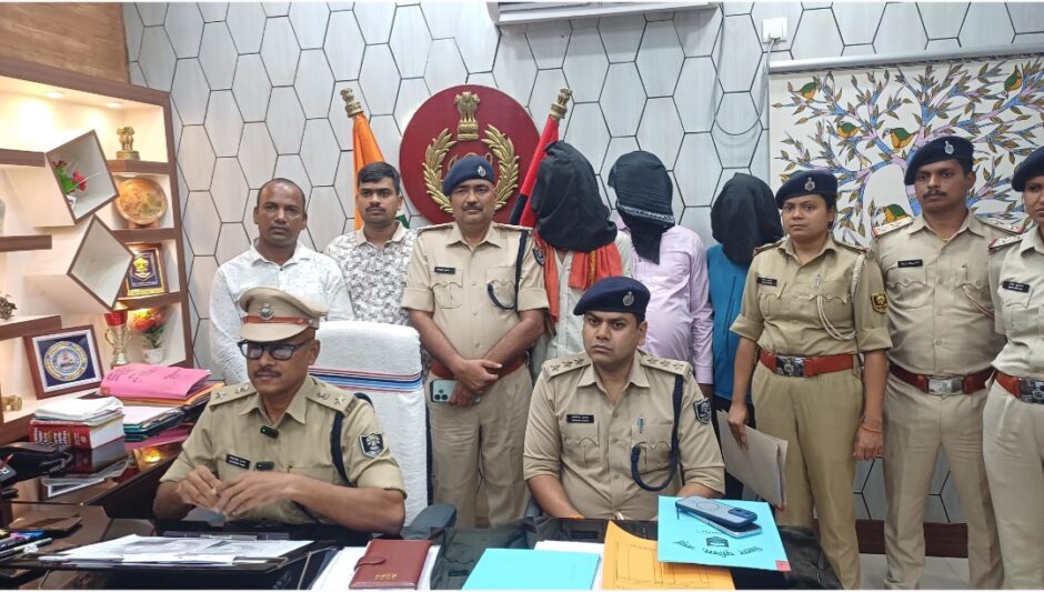 जमुई में बिजली तार चोरी करने वाले गिरोह का पर्दाफाश, तीन आरोपी गिरफ्तार; भारी मात्रा में उपकरण बरामद