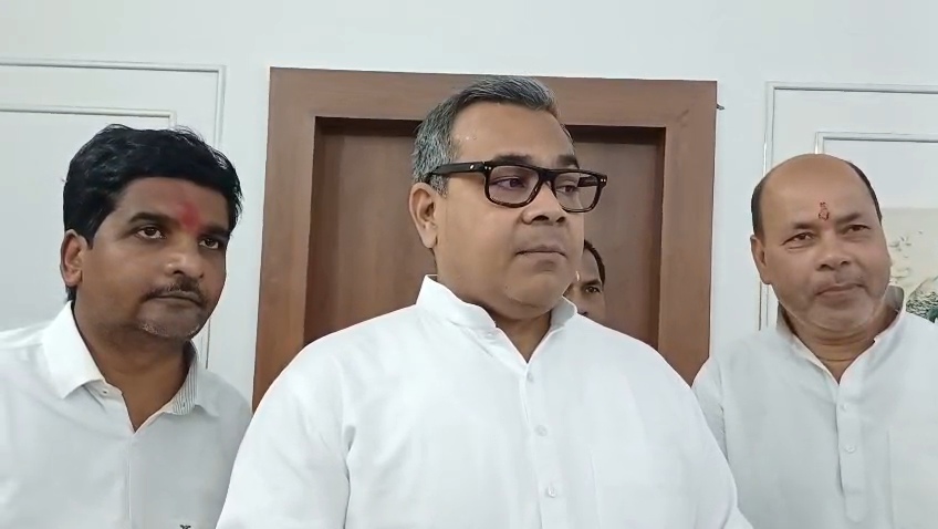 SIR पर सुप्रीम कोर्ट में हार के बाद सड़क पर राजनीति कर रहा विपक्ष, राहुल गांधी पर सांसद अरुण भारती का हमला